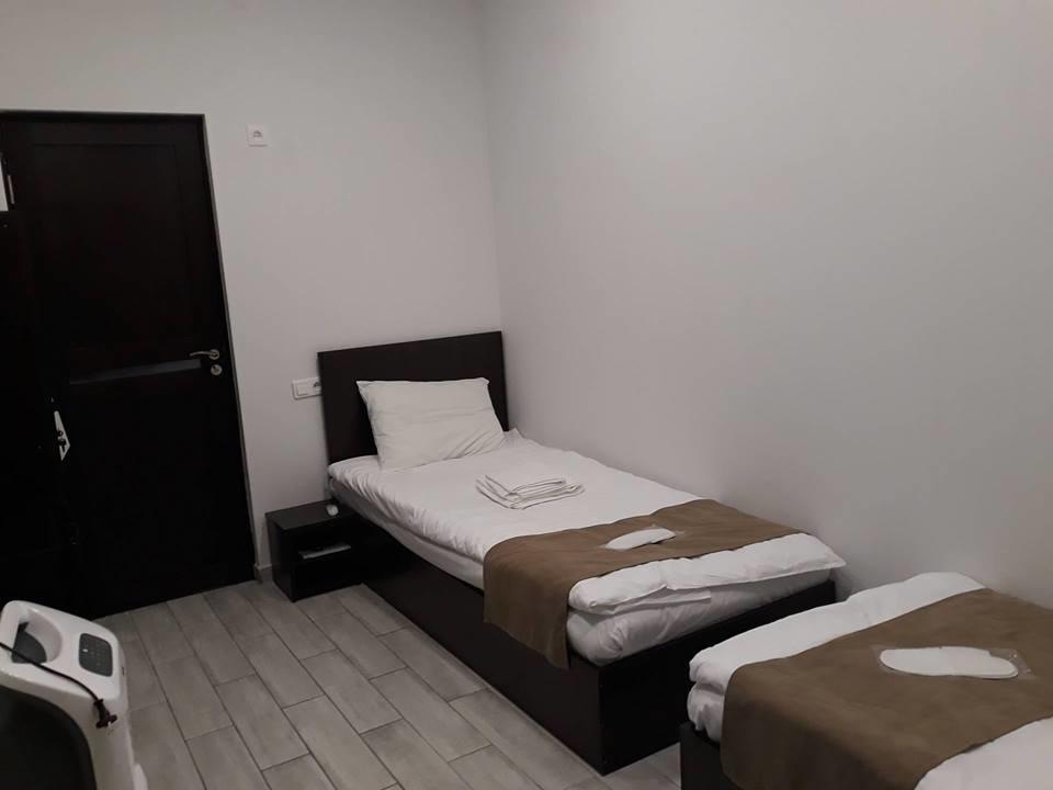 5 Rooms Mini-Hotel & Tours Jerevan Buitenkant foto